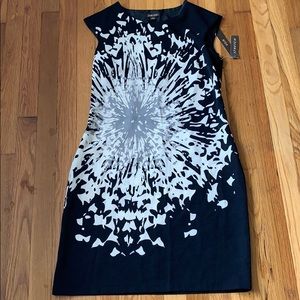 (NWT) Sleeves Sunburst Print Dress